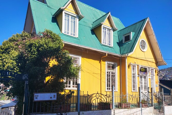 2 Hour Walking Tour in Valparaiso - Paseo Atkinson: the bay view that makes you pause and breathe