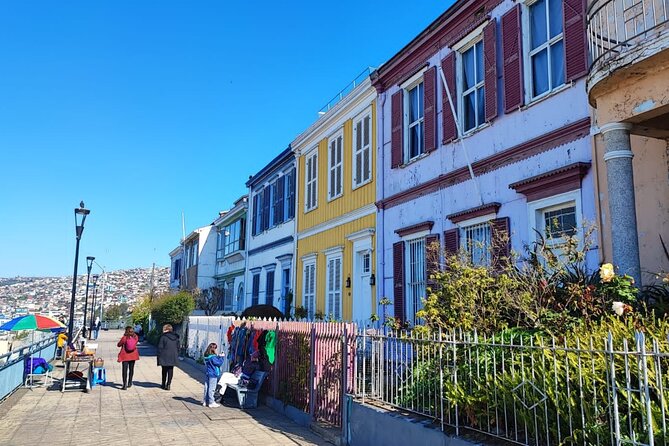 2 Hour Walking Tour in Valparaiso - Paseo Gálvez and the street art corners you can actually enjoy