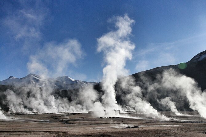 3 Perfect Days in Atacama + Transfer - Geyser del Tatio at dawn: 80 smoking geysers, breakfast, steam columns, Putana River