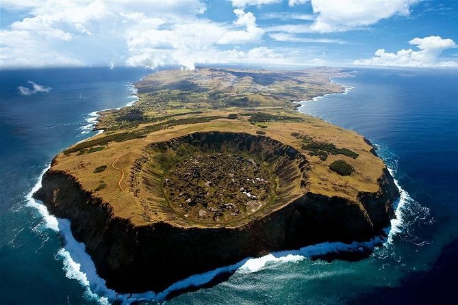 4-Day Easter Island Experience with Hotel, Tours & Dinner show - Day 1: Mataveri airport welcome and Te Raai dinner show