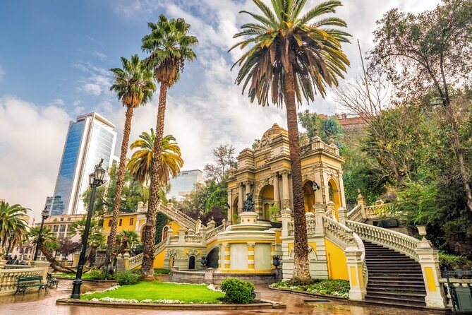 A City Tour Walking through the Unforgettable Santiago - Palacio de Tribunales de Justicia: architecture with real-world importance