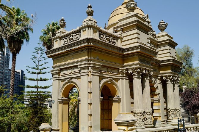 A City Tour Walking through the Unforgettable Santiago - Plaza de Armas “big three”: Catedral Metropolitana, the museum moment, and the square itself