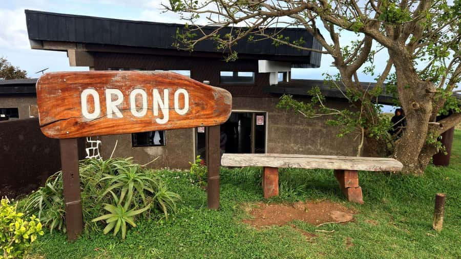 Ahu Vinapu, Rano Kao and Orongo City Half-Day Tour - Ahu Vinapu, Rano Kau, and Orongo in 3 hours, the practical way