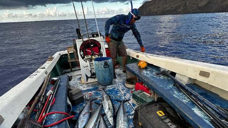 Ancestral fishing: Fishing with an experienced Rapa Nui - The 3-hour plan, and how the timing affects your expectations