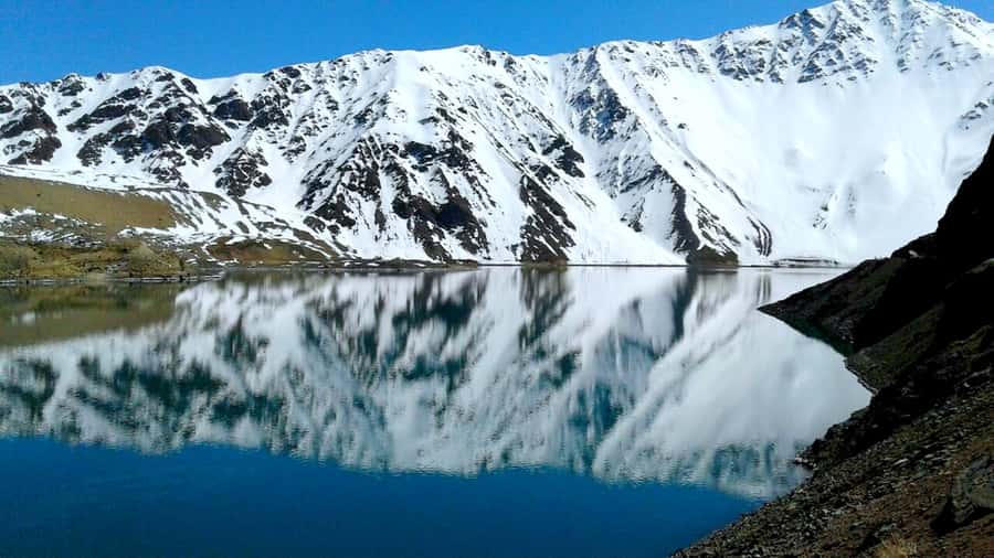Andes Day Lagoon: Embalse El Yeso Tour from Santiago - Embalse El Yeso at 2,500 Meters: Walking the Shore, Not Chasing a Summit