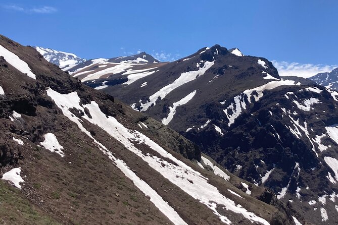 Andes Mountains Tour From Santiago with Appetizer - Guides and the kind of stories they add to the ride
