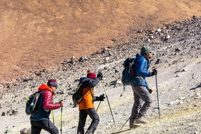 Ascent to the extinct Cerro Toco Volcano at 5600 meters high - The summit experience: what you actually see at 5600 m