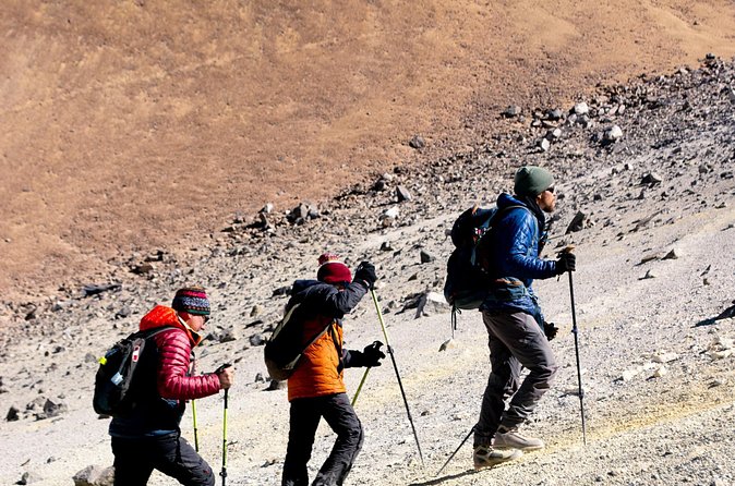 Ascent to the extinct Cerro Toco Volcano at 5600 meters high - Descending slowly: why the way down matters