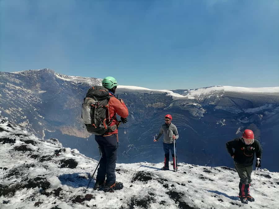Ascent to Villarrica volcano 2,847masl, from Pucón - The descent: sledding on snow or walking down in summer