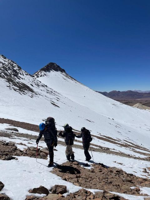 ASCENT TO VOLCANO CERRO TOCO OF 5604masl - What’s included: warm clothing, guide expertise, and food you’ll actually want