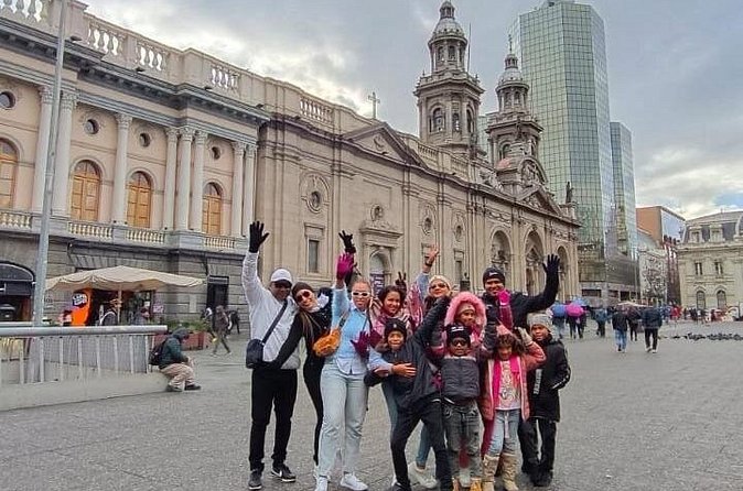Best Citytour in Santiago, Chile 50%OFF - La Moneda’s cultural stop: government power and public space