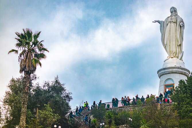 Cable Car, Funicular and Sightseeing Bus in Santiago one day - Stop 1: Mall Parque Arauco for an easy start and quick breaks