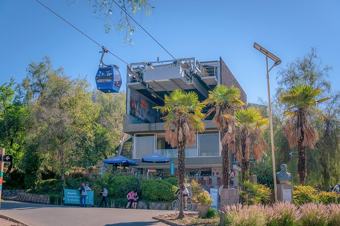 Cable Car, Funicular and Sightseeing Bus in Santiago two days - Pío Nono funicular at top of hill: classic Santiago in motion