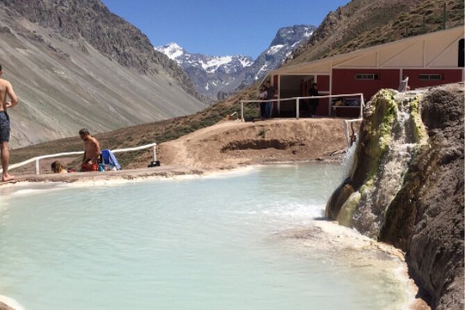 Cajon del Maipo Region - Hot Springs Termas de Colina - Casa Chocolate Tienda Boutique: Short Sweet Stop With Strong Photo Power