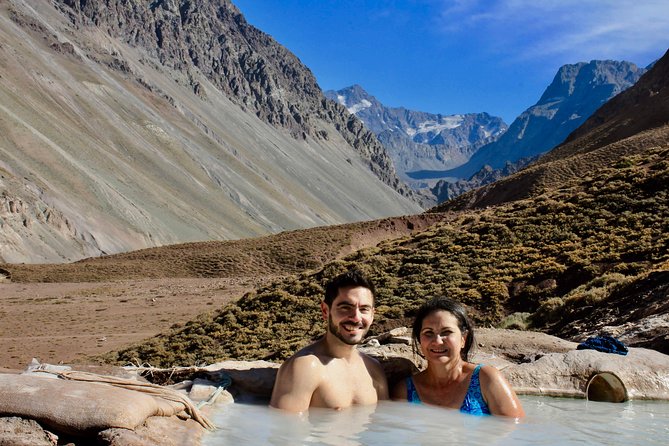 Cajón del Maipo (Termas de Colina) full day - First stop: Santiago to Cajón del Maipo starts before sunrise