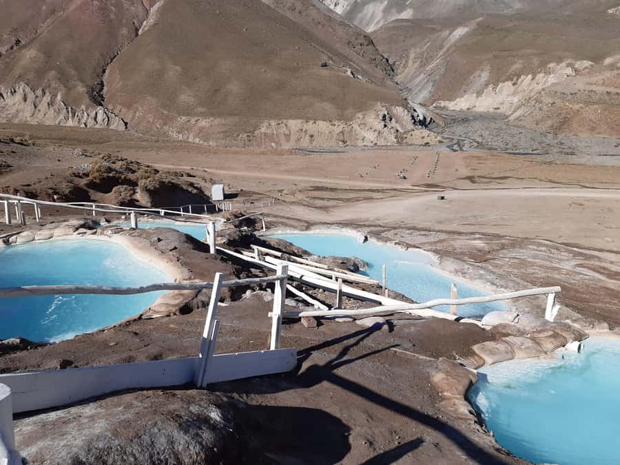 CAJON DEL MAIPO TOUR + TERMAS COLINA + EMBALSE EL YESO AND PICNIC - The Cajón del Maipo rhythm: photos, viewpoint time, and La Casa Chocolate