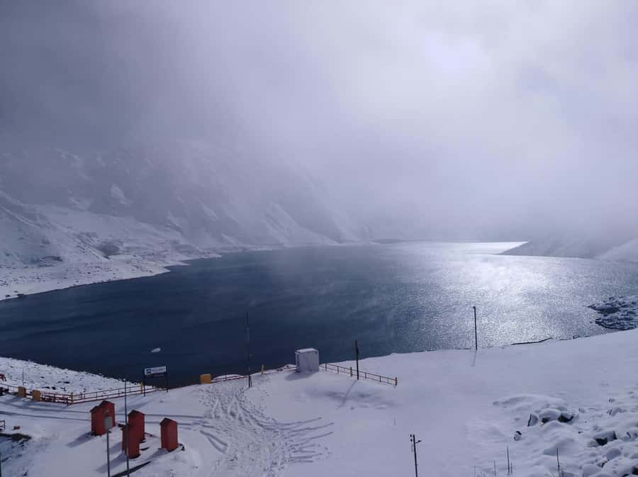 CAJON DEL MAIPO TOUR + TERMAS COLINA + EMBALSE EL YESO AND PICNIC - El Yeso Reservoir at 2,500 meters: the 2 km viewpoint hike