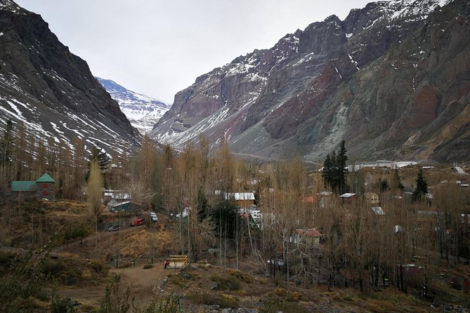Cajón del Maipo, view of the volcano, small group waterfall - Guides Juan or Diego, the explanations that turn stops into a story