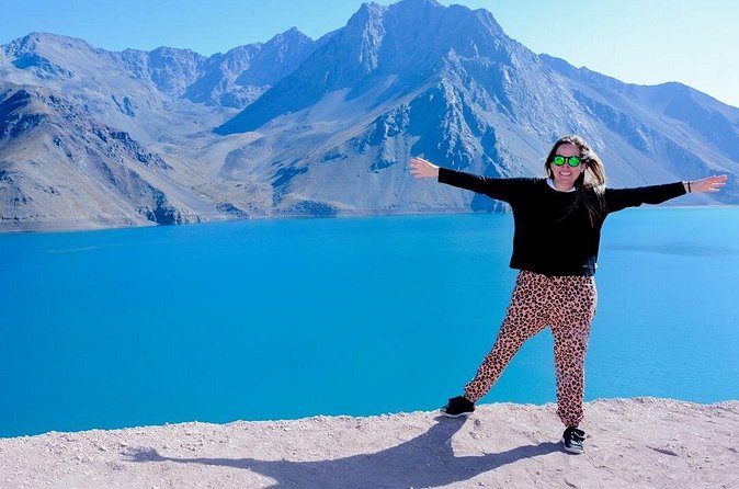 Cajón del Maipo Yeso Reservoir Shared Tour - Stop 4 at Casa Chocolate: a whimsical architecture-and-cafeteria break