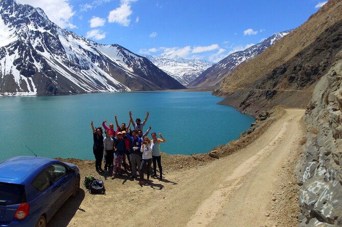 Cajón del Maipo Yeso Reservoir Shared Tour - Stop 5 at Plaza de Armas: fair, crafts, shade, and a calm ending