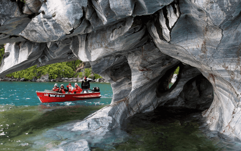 Coyhaique: Marble Chapels and Lake General Carrera Tour - El Manso Bridge and the 1991 Hudson Volcano valley