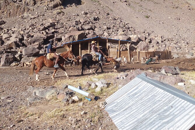 Day Trip Cajón del Maipo Embalse del Yeso Hot Springs Adventure - Cajón del Maipo and Valle de la Engorda, your choice of huaso ride or trekking