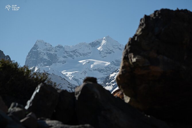 Day Trip Cajón del Maipo Embalse del Yeso Hot Springs Adventure - Lunch and the return drive, cheese platter plus optional local restaurant stop