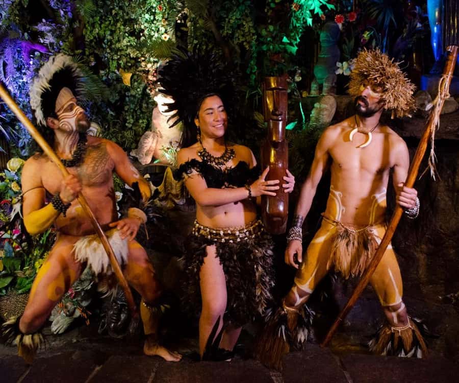Dinner Show in Bali Hai with Wine refill and transportation - The show schedule and how the night flows