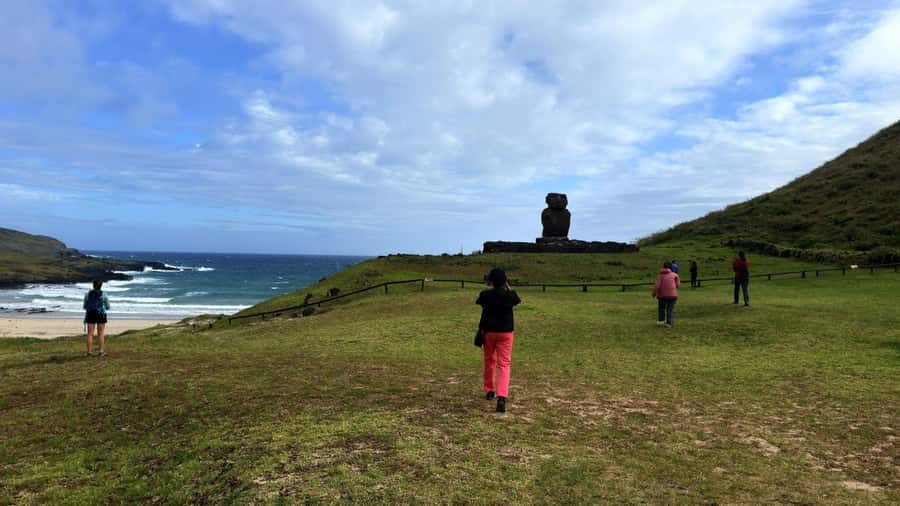 Easter Island: Full-Day Tour to Anakena - From Hanga Roa All the Way to Anakena: The Moai and Crater Sweep