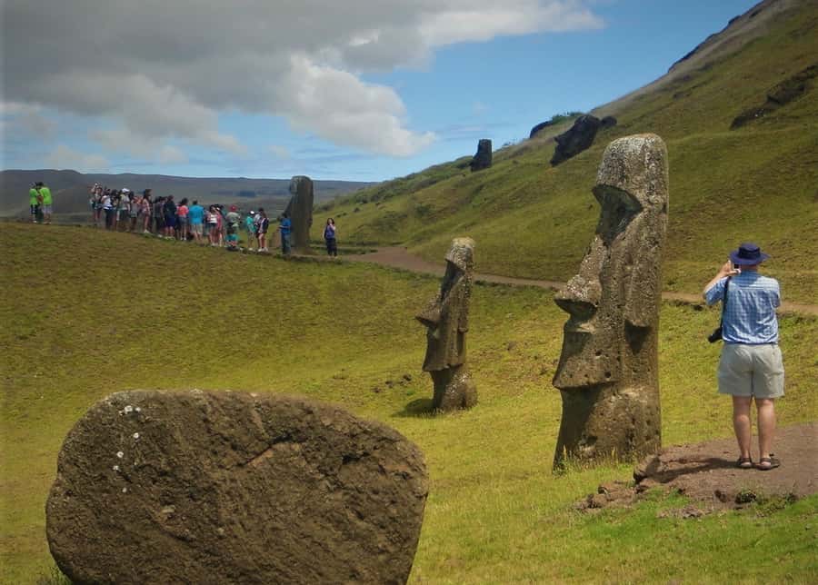 Easter Island: The Moai Trail Private Archeological Tour - Rano Raraku Quarry: Seeing the 400 Moai in the Making