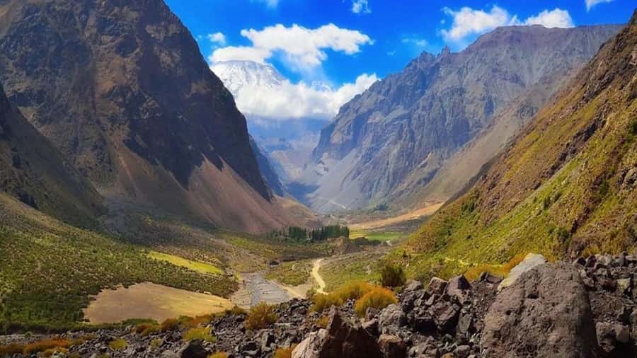 Embalse del Yeso, Cajon del Maipo - Tinoco Tunnel Photo Stop: A Quick Landmark on the Return Route