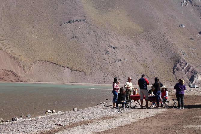 Embalse el Yeso and Termas del Plomo in semi-private 4x4 - Semi-private 4x4 details that change your day