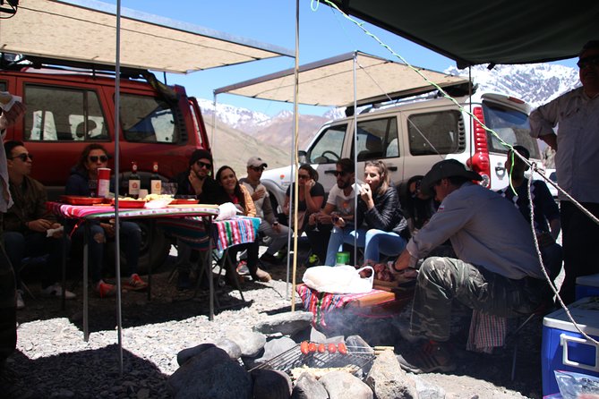 Embalse el Yeso and Termas del Plomo in semi-private 4x4 - Packing list that keeps you comfortable from breakfast to hot springs