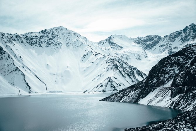 Embalse el Yeso + barbecue in Cordilheira (Premium Experience) - Stop 1: Melocoton and the Old Tunnel Tale