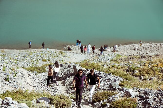 Embassy El Yeso with coffee DA morning - Guides, Conversation, and How the Group Stays Together
