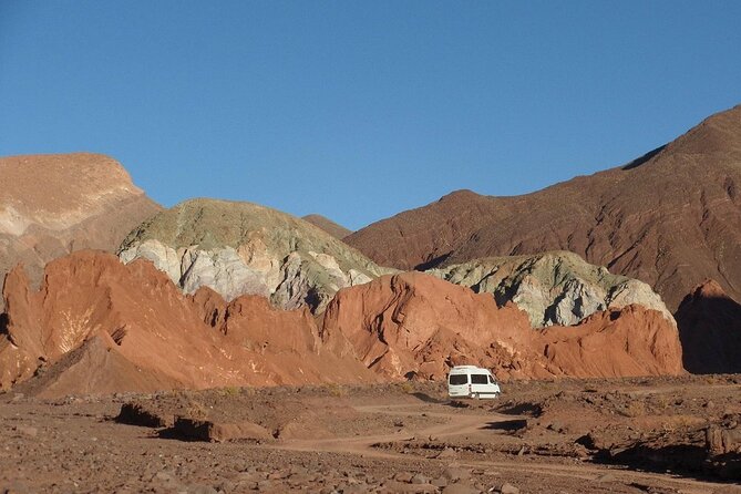 Excursion to Rainbow Valley and Petroglyphs, Yerbas Buenas - Valle Arcoiris: Fumaroles, Steam, and the Cold You’ll Actually Feel