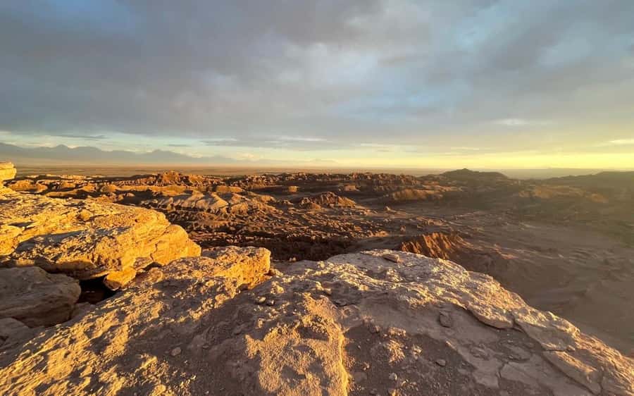 Explore Moon Valley with Sunset, Snacks and Refreshments - Who This Moon Valley Tour Fits Best