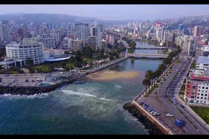 Famous Viña del Mar! Premium Walking Tour with a Native Guide - Avenida Peru: waves on rocks and that romantic ocean edge