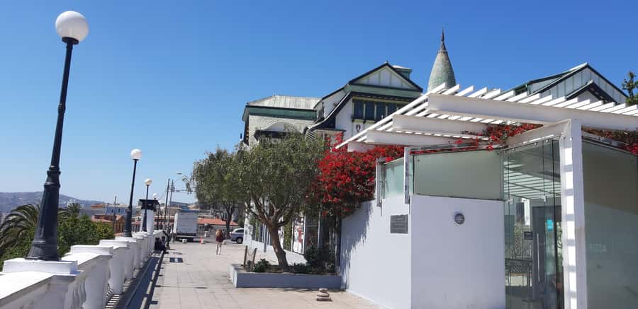 From Santiago: Isla Negra, Pablo Neruda Museum & Winery Tour - Should You Book This Pablo Neruda and Maipo Wine Day Trip?