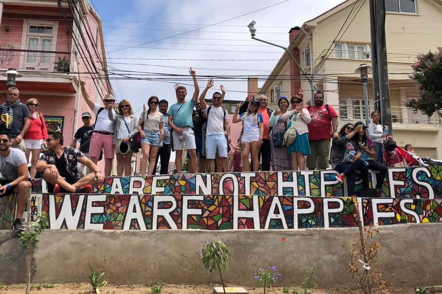 Full Colors: Valparaíso and Viña del Mar - Entering Valparaíso: The UNESCO Hills, Murals, and Stairways You Actually Want to See