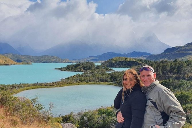 Full Day Paine (Minimum 2 pax) - Gourmet picnic lunch on the lake, with wine and pisco sour