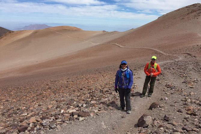 Full-Day Private Hike to the Top of El Pintor from Santiago, Chile - The day schedule: 7:30am start and about 10 hours in the mountains