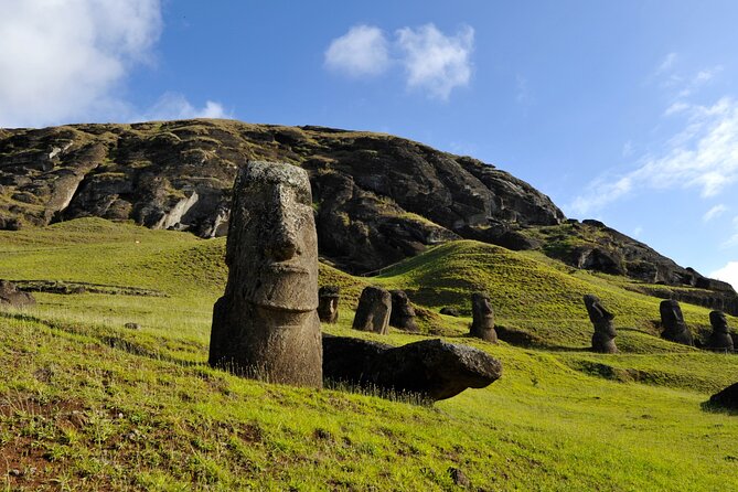 Full Day Private Tour: Factory of the Moai the stone giants - One Makihi: the perfect “prequel” to the quarry