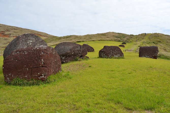 Full Day Tour in Rapa Nui - A West Side Rapa Nui circuit that makes Moai and Birdman click