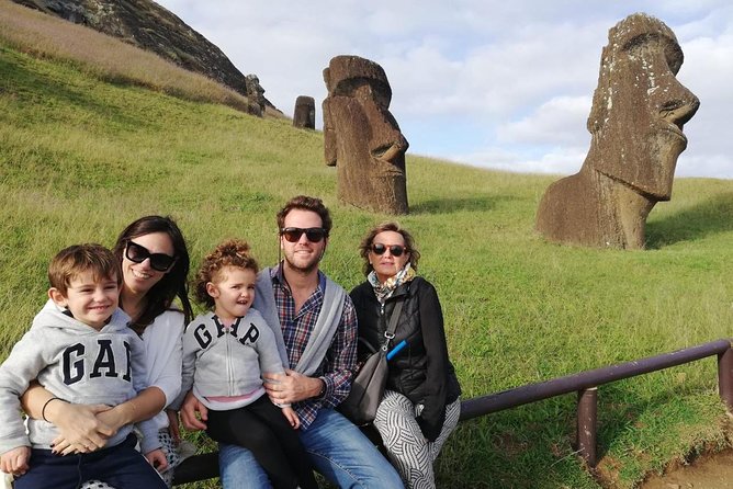 Full Day Tour - The Land of Hotu Matu´a - Stop 3: Rano Raraku volcano and quarry, where moai were carved