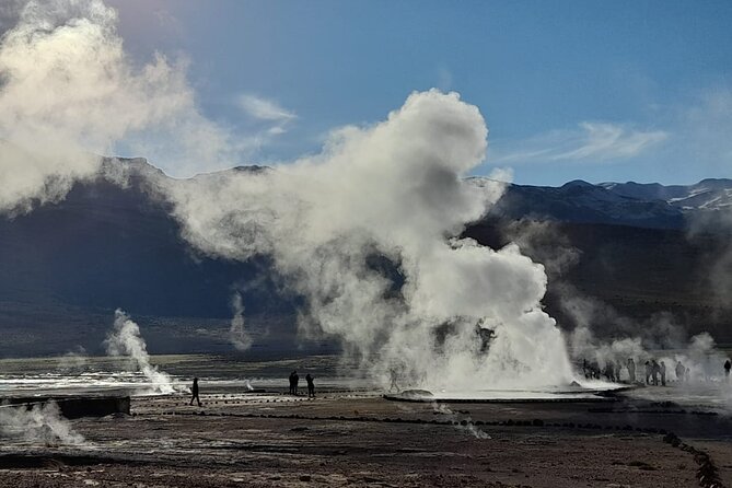 Full Day Tour to Geyser del Tatio, Vado Putana and Machuca - Why El Tatio Peaks Between 6:00 and 7:00