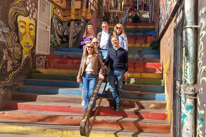 Full day Tour Viña del Mar & Valparaiso Highlights from Santiago - Why Valparaíso and Viña del Mar feel like two different worlds