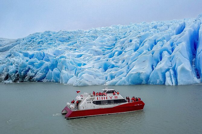 Grey Glacier Navigation in Torres Del Paine - The Grey beach walk: the part you cannot ignore