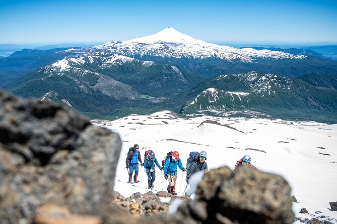 Guided ascent to the Quetrupillán volcano from Pucón - Why Quetrupillán makes sense in Pucón