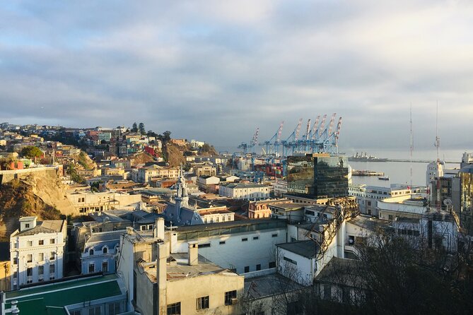 Guided Panoramic Tour in Valparaíso - Elevator Reina Victoria down to the City Plan, then trolley connections at Aníbal Pinto